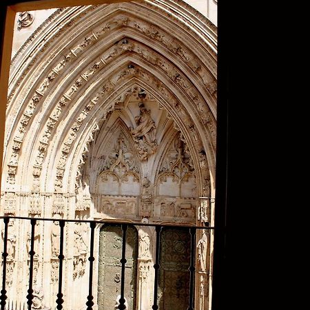 Puerta De La Catedral Apartment Toledo Bagian luar foto
