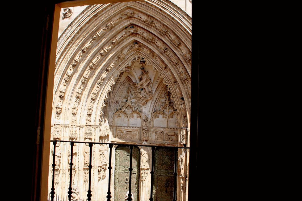 Puerta De La Catedral Apartment Toledo Bagian luar foto